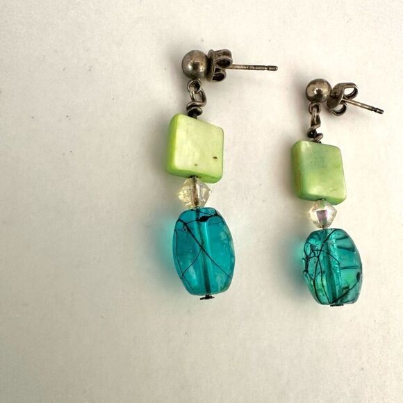 Blue abalone beaded drop post earrings - Picture 4 of 6